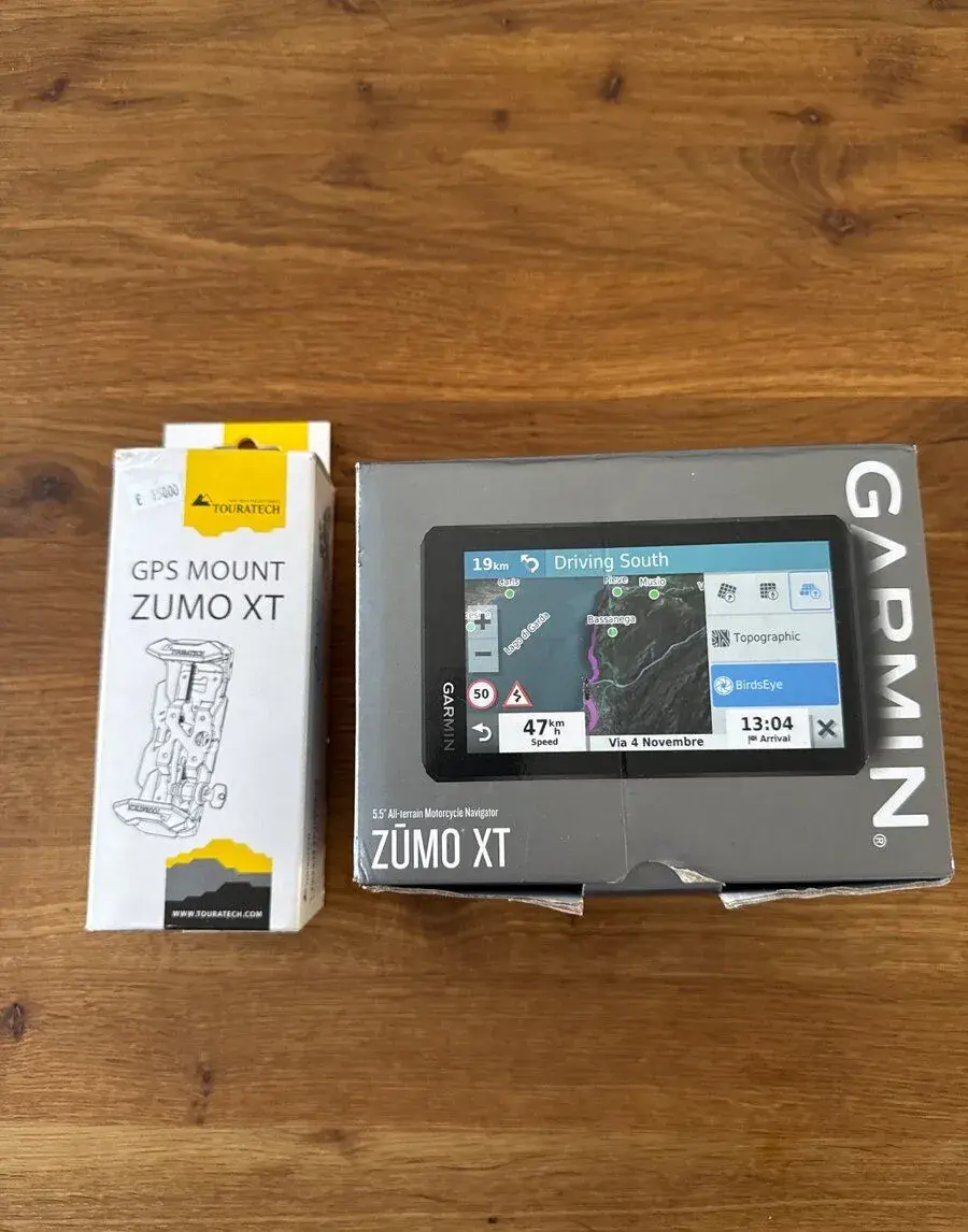 Garmin zumo xt navigacia GPS pre motocykel, držiak Touratech