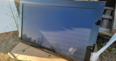 Darujem TV Pioneer Kuro 2ks