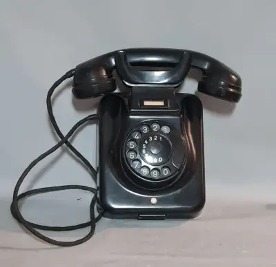 Bakelitový nástenný telefón, Nemecko