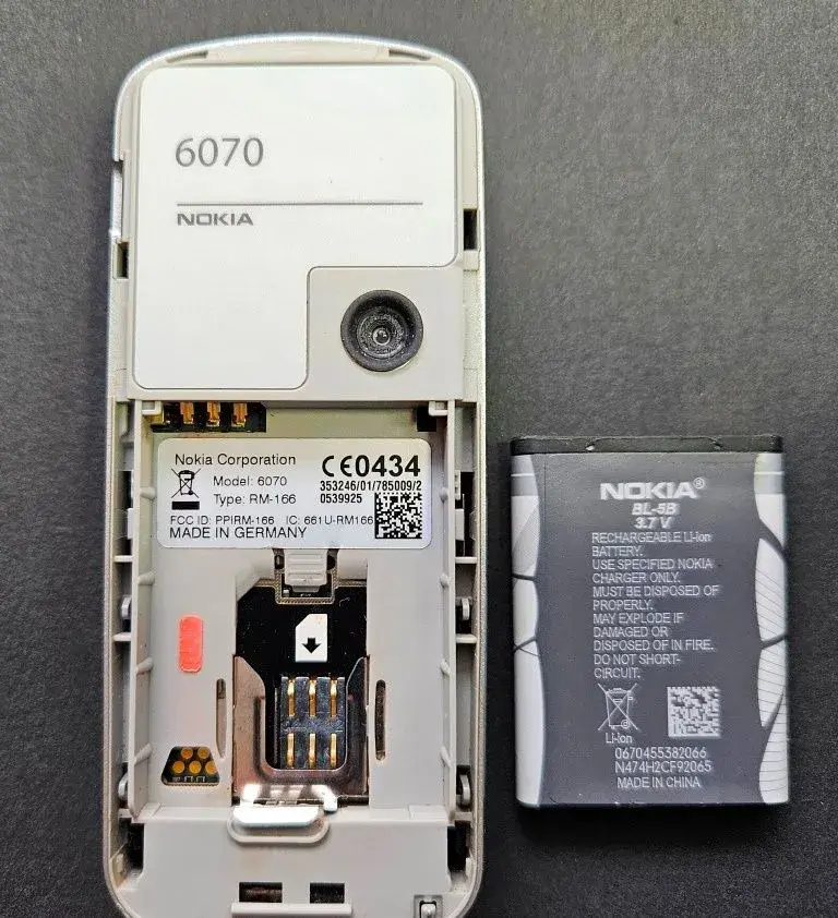 NOKIA 6070