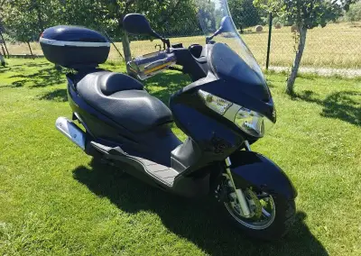 Suzuki Burgman 125, r.v. 2013