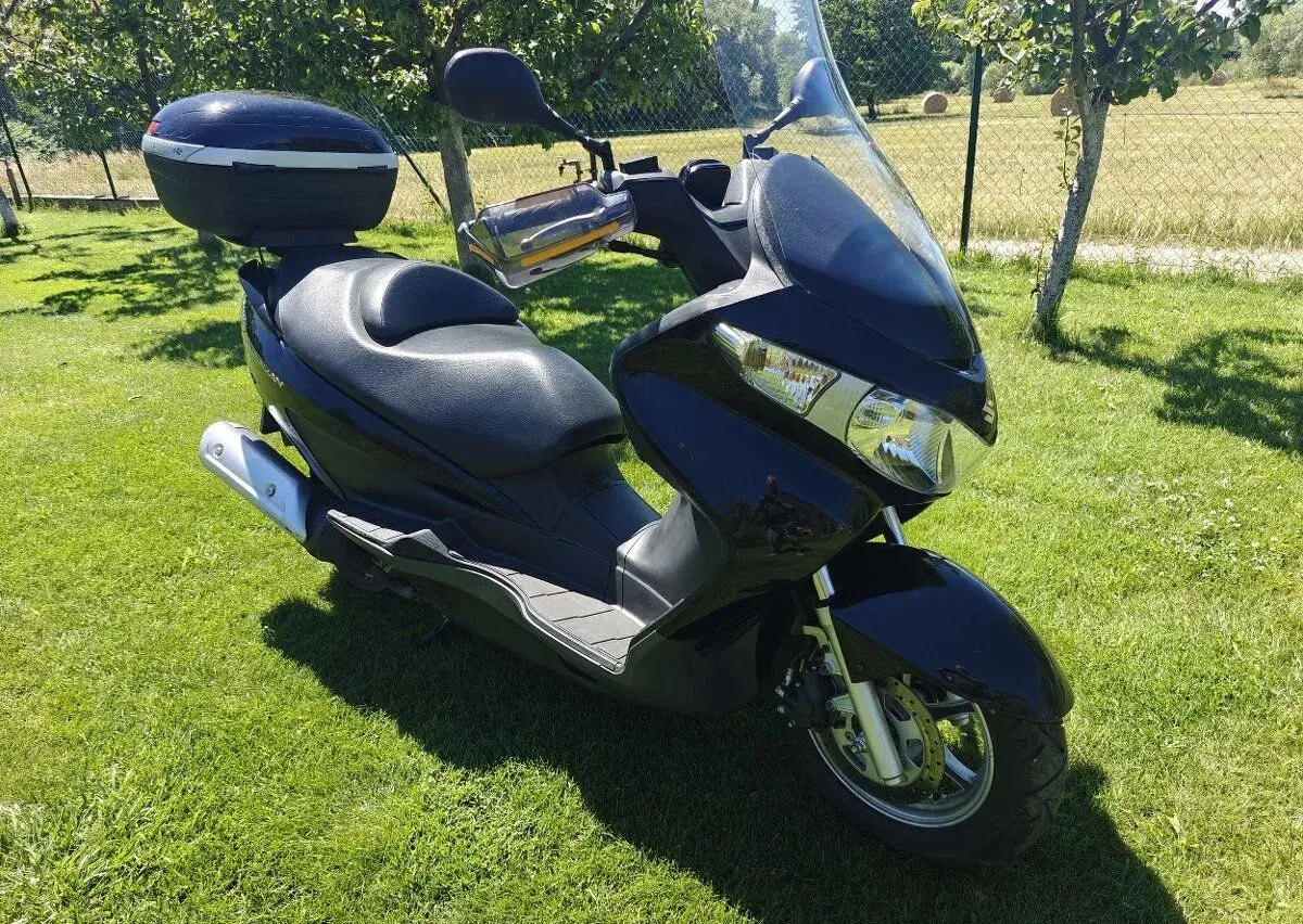 Suzuki Burgman 125, r.v. 2013