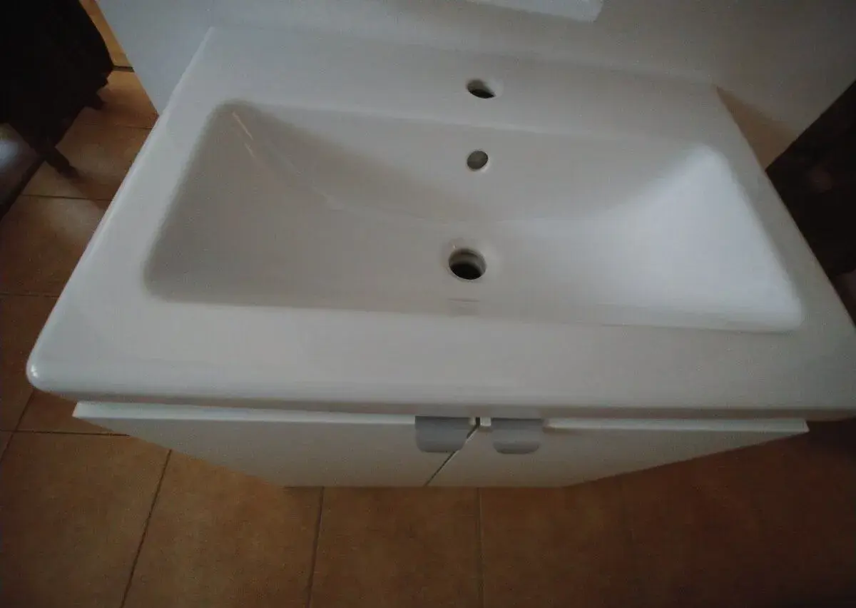 Skrinka + porcelán. umývadlo + sifon, IKEA, nová