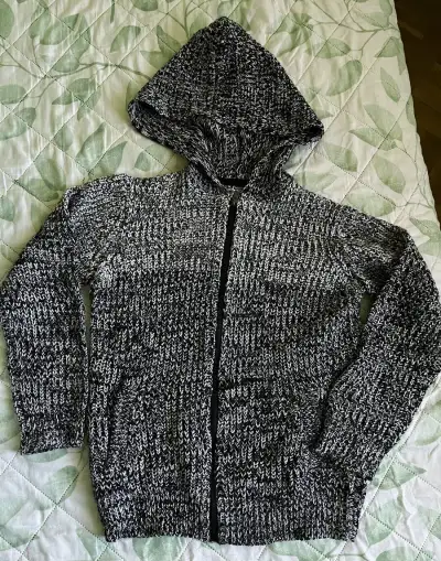 chlapčenský sveter na zips 146/152