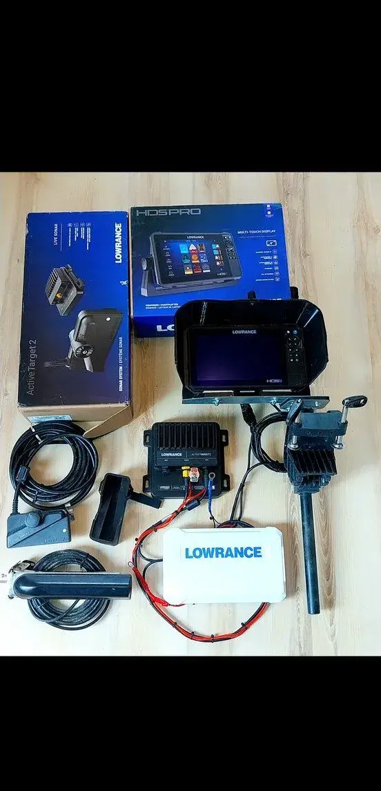Lowrance HDS pro 9 +active target 2