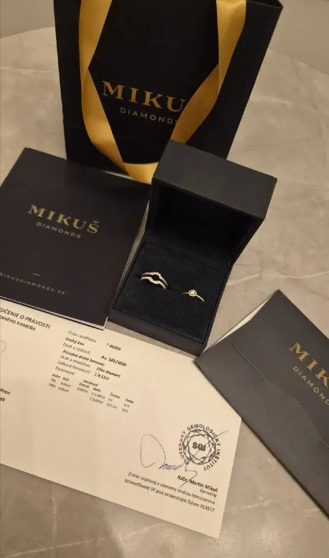 Mikuš diamonds Zlatý zásnubný prsteň a obrúčka s diamantom