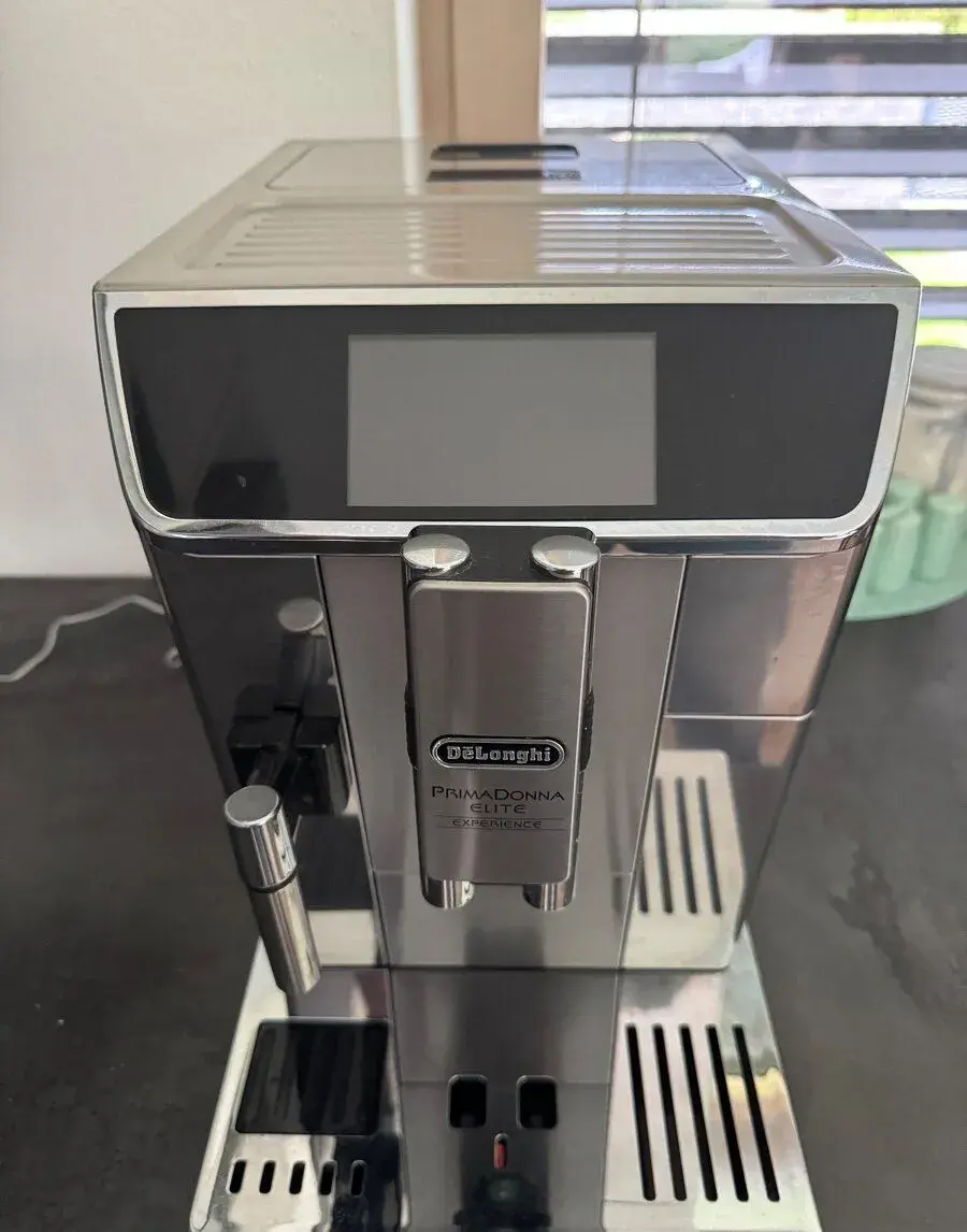 Automaticky kávovar Delonghi ECAM Elite
