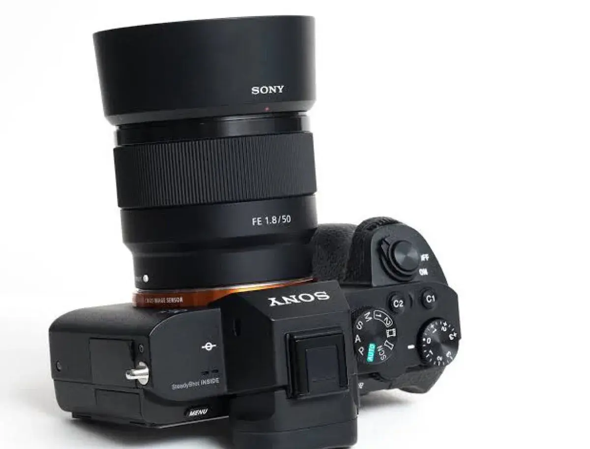 Sony alpha A7 II + Sony FE 50mm f/1.8 – iba 26 619 uzávierok