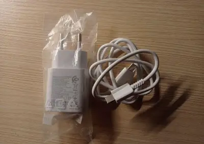 20W nabíjačka (adaptér) s USB C káblom