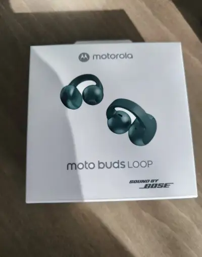 Moto Buds Loop Pantone Trekking Green