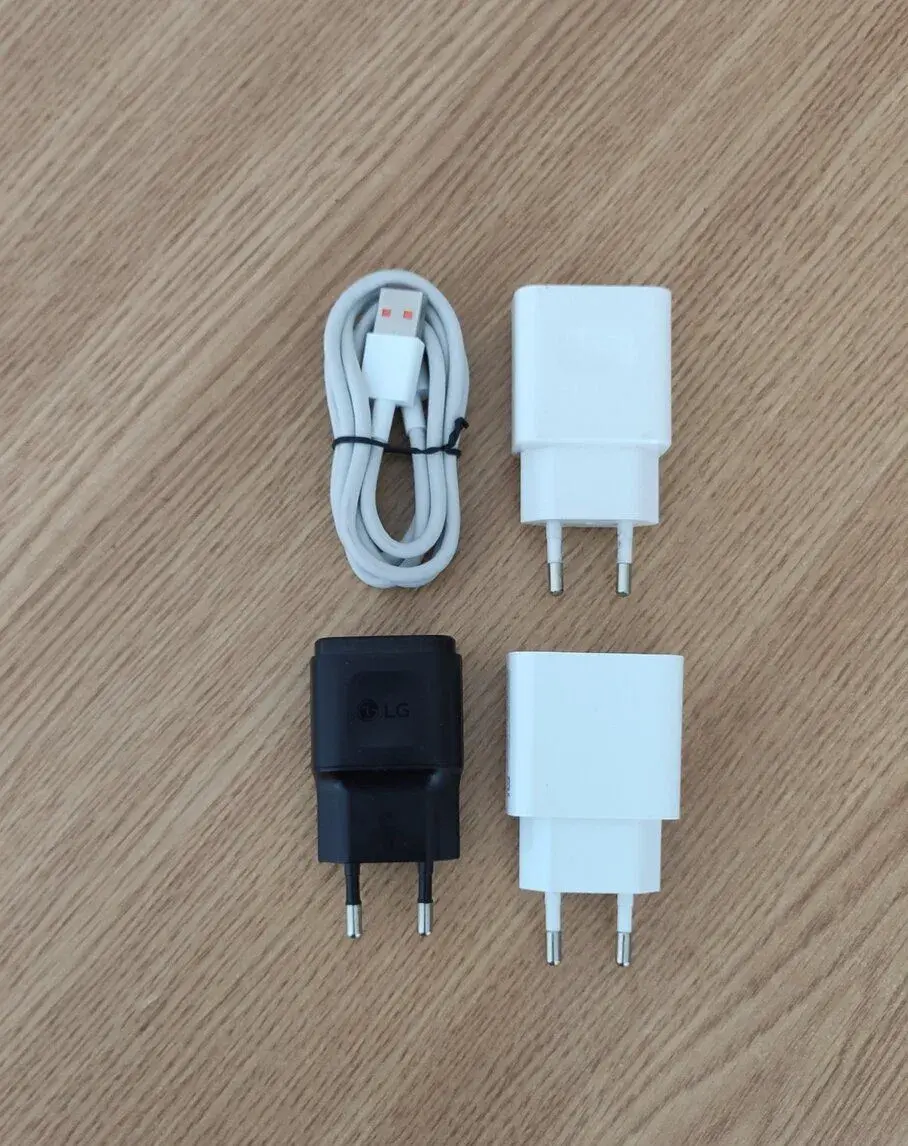 3x Nabíjačky USB-A