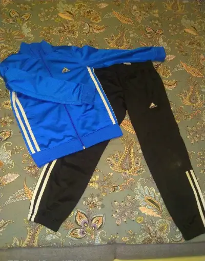 Chlapcenska suprava Adidas 128