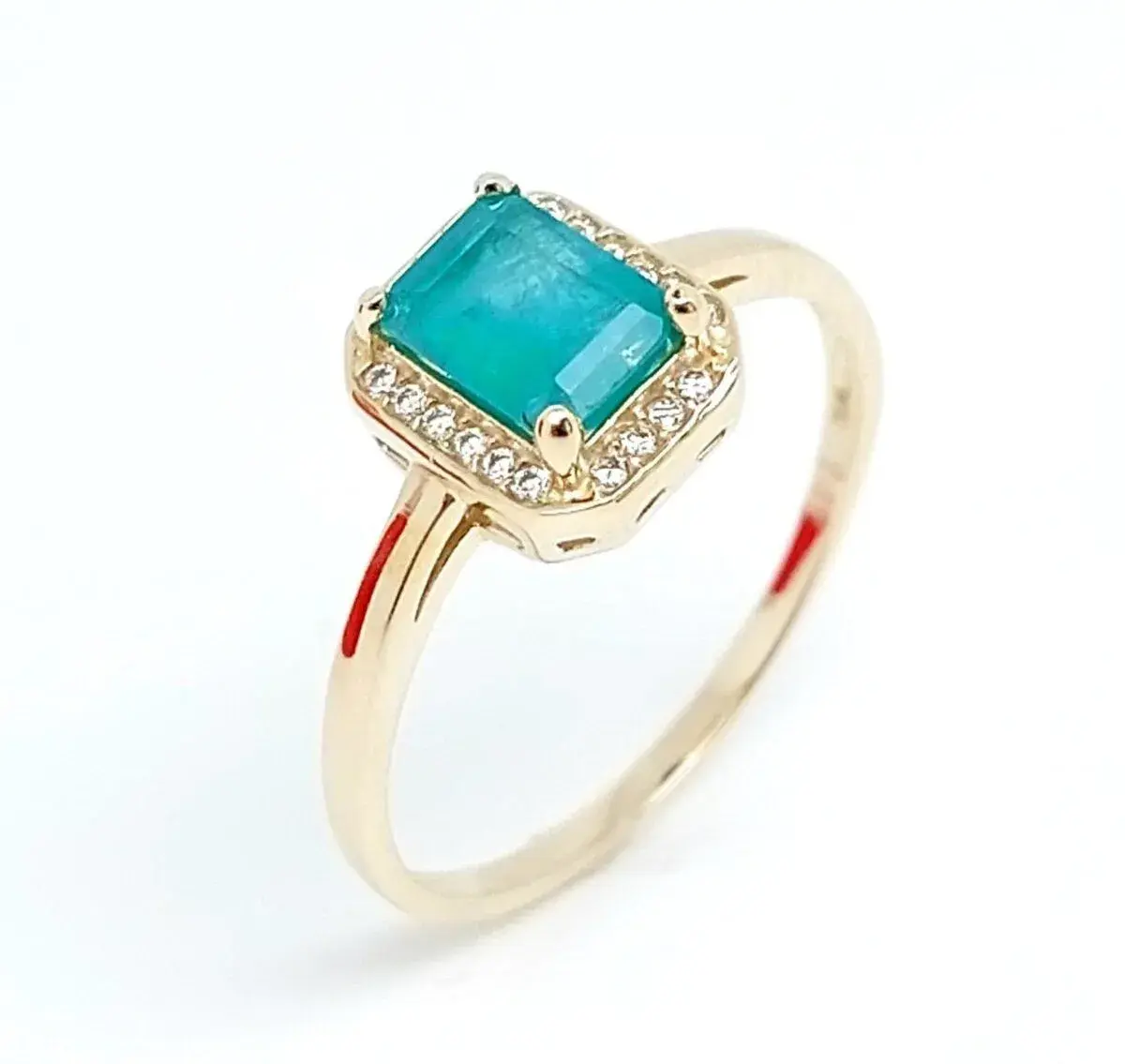 Prsteň zo 14ct žltého zlata so Smaragdom 1,55ct a diamantmi
