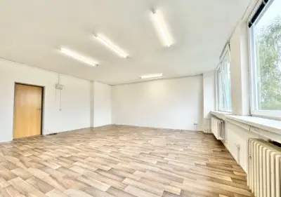 Na prenájom kanceláriu 36 m2 - ul. Vysokoškolákov Ž