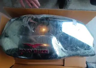 Nádrž na Moto Guzzi V7