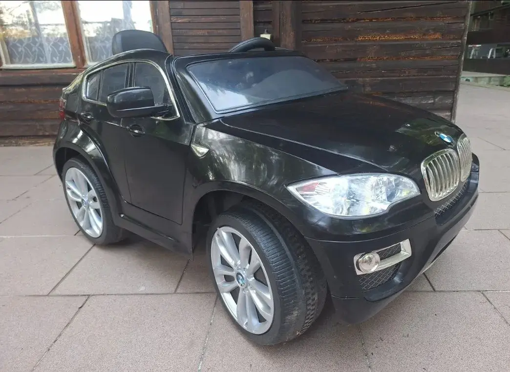 Elektrické autíčko BMW X6