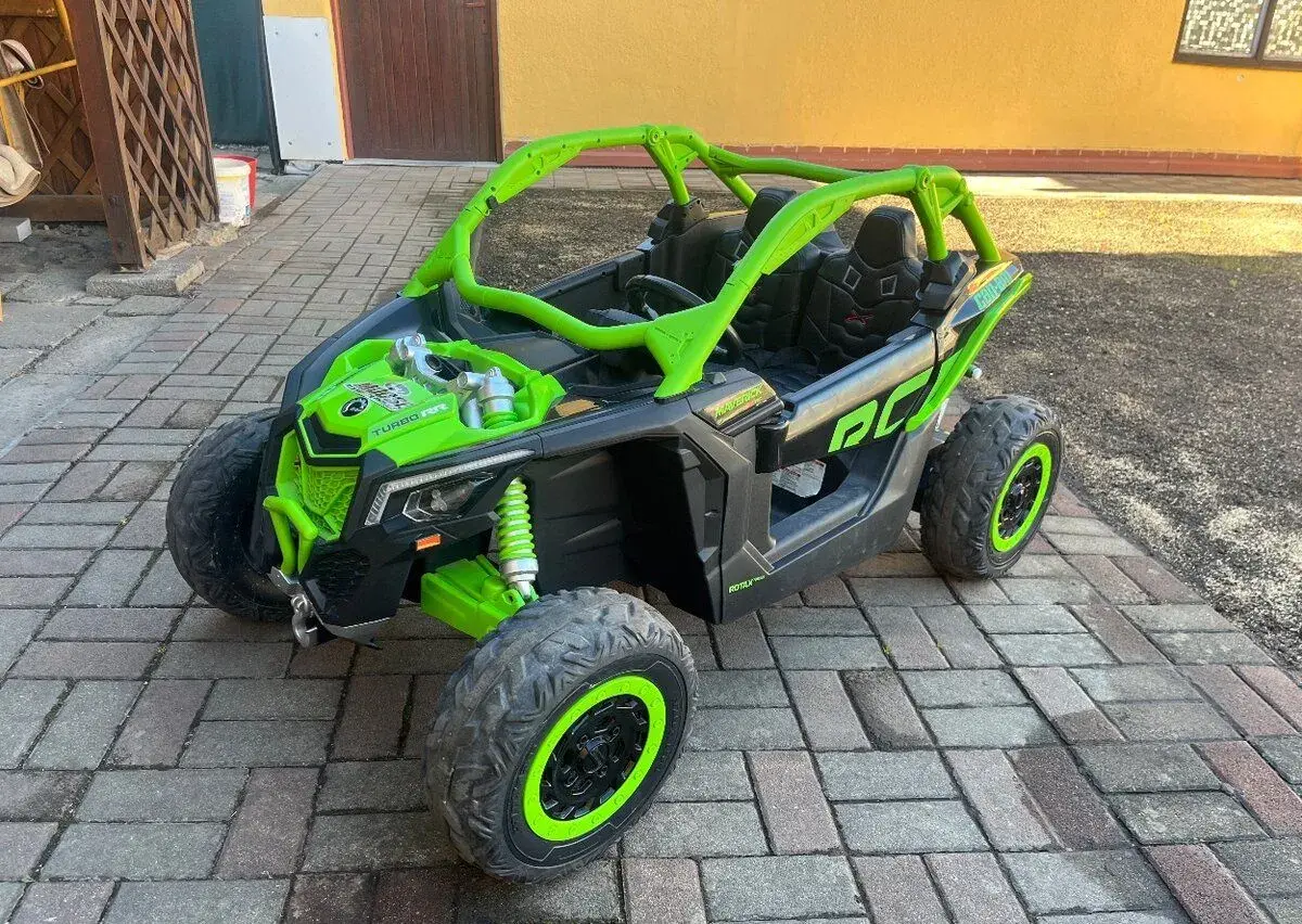 Elektrické autíčko Buggy Maverick Can-Am 2x24V 4x200W EVA