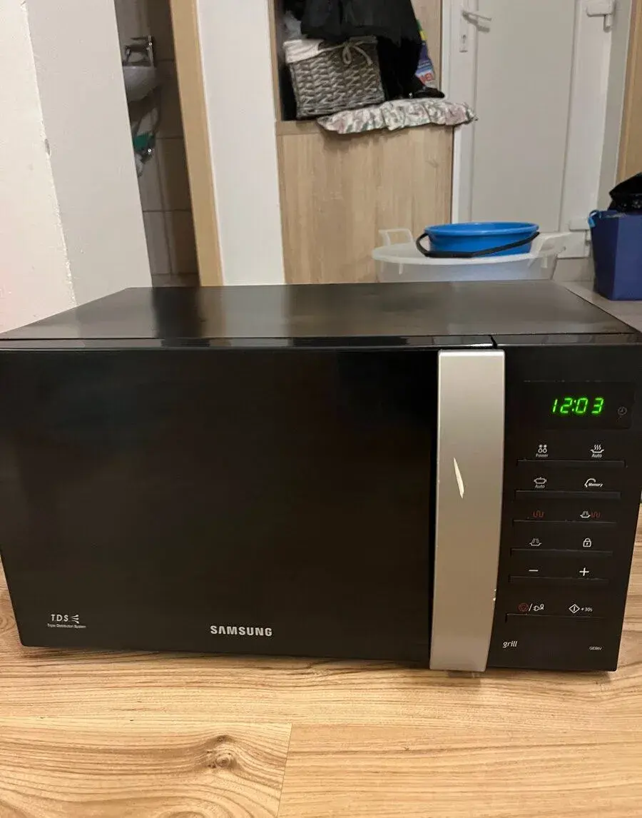Mikrovlnka Samsung