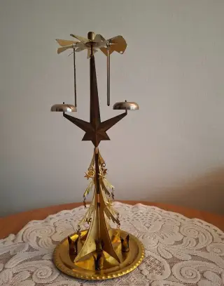 Adventný svietnik - zvoniaci stromček-anjelske zvonenie.