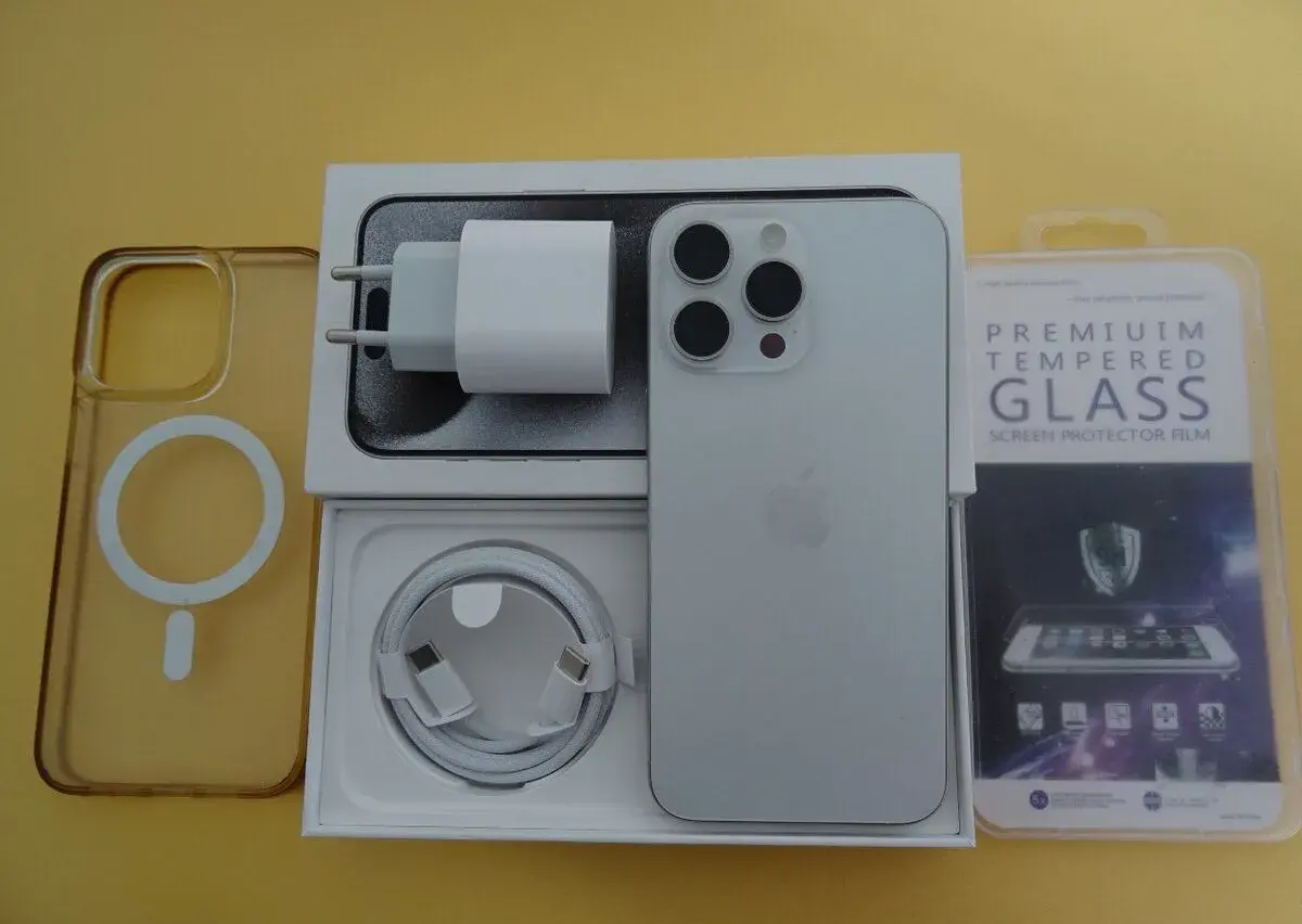 iPhone 15 PRO MAX 256GB WHITE - ZÁRUKA 1 ROK -100% BATERIA