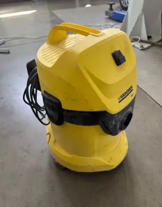 Karcher vysávač