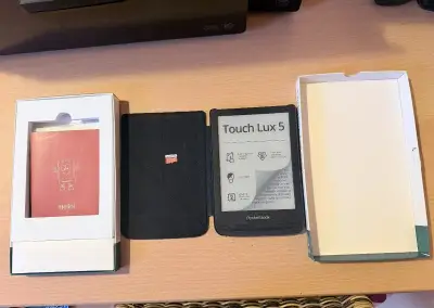 PocketBook 628 Touch Lux 5 + puzdro + Samsung 64 GB