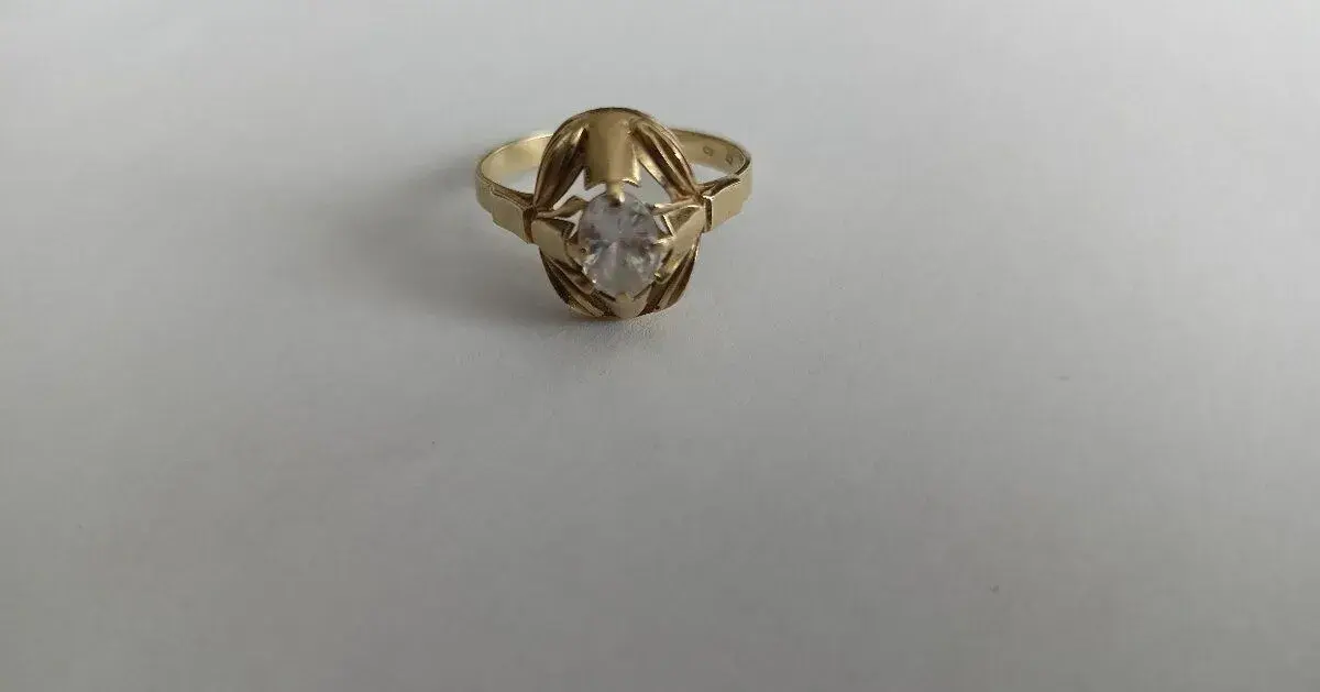 Elegantný zlatý prsteň (14 kt) 3,64g