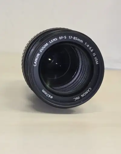 Canon EF-S 17–85 mm f/4–5,6 IS USM