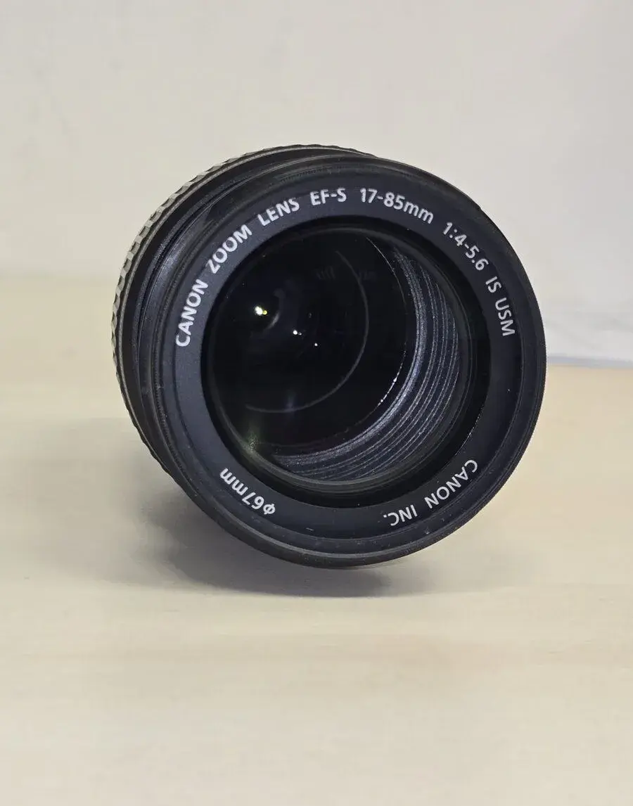 Canon EF-S 17–85 mm f/4–5,6 IS USM