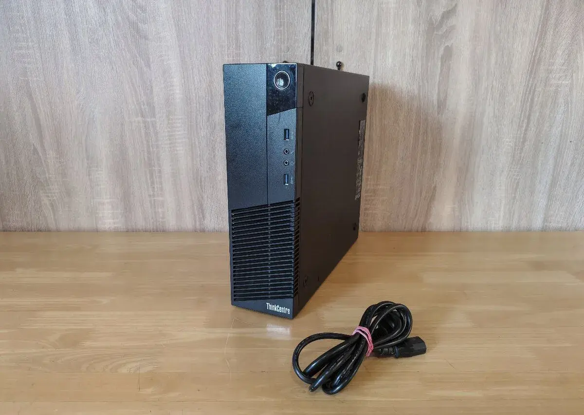Stolový počítač Lenovo ThinkCentre M83 SFF - i7 4790