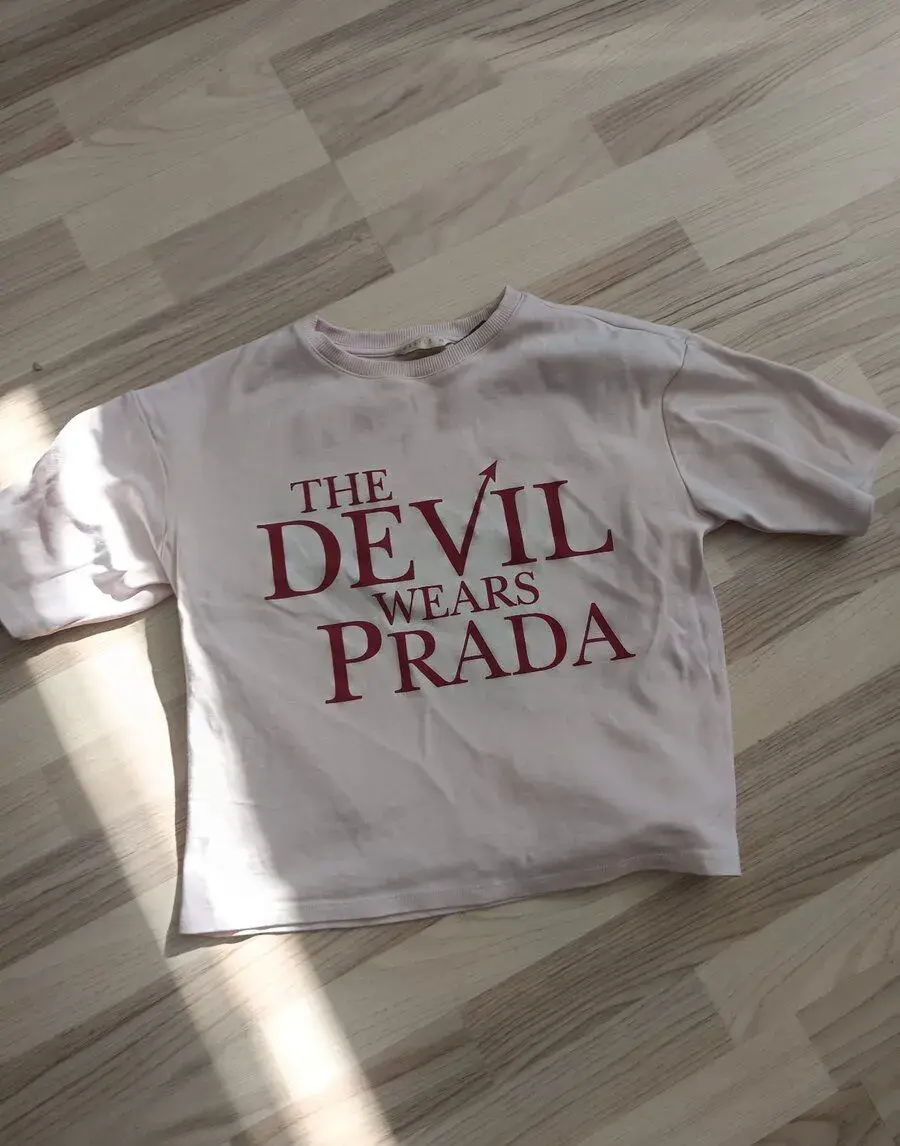 Tričko diabol nosí pradu