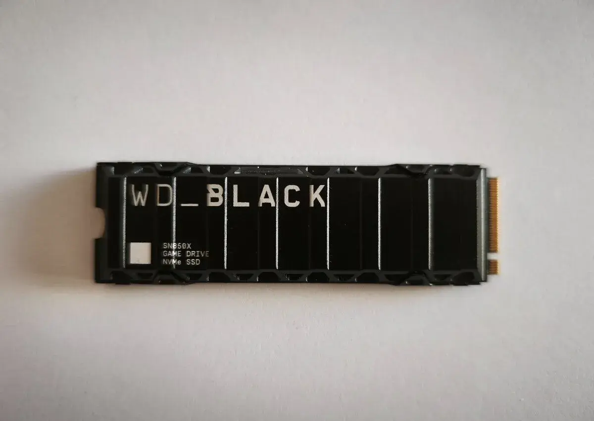 WD Black SN850X 2TB Heatsink, M.2 2280, NVMe (nepoužité)