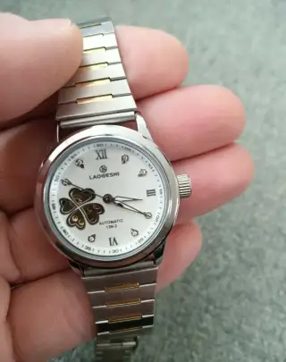 Dámske hodinky automaty, krásny dizajn
