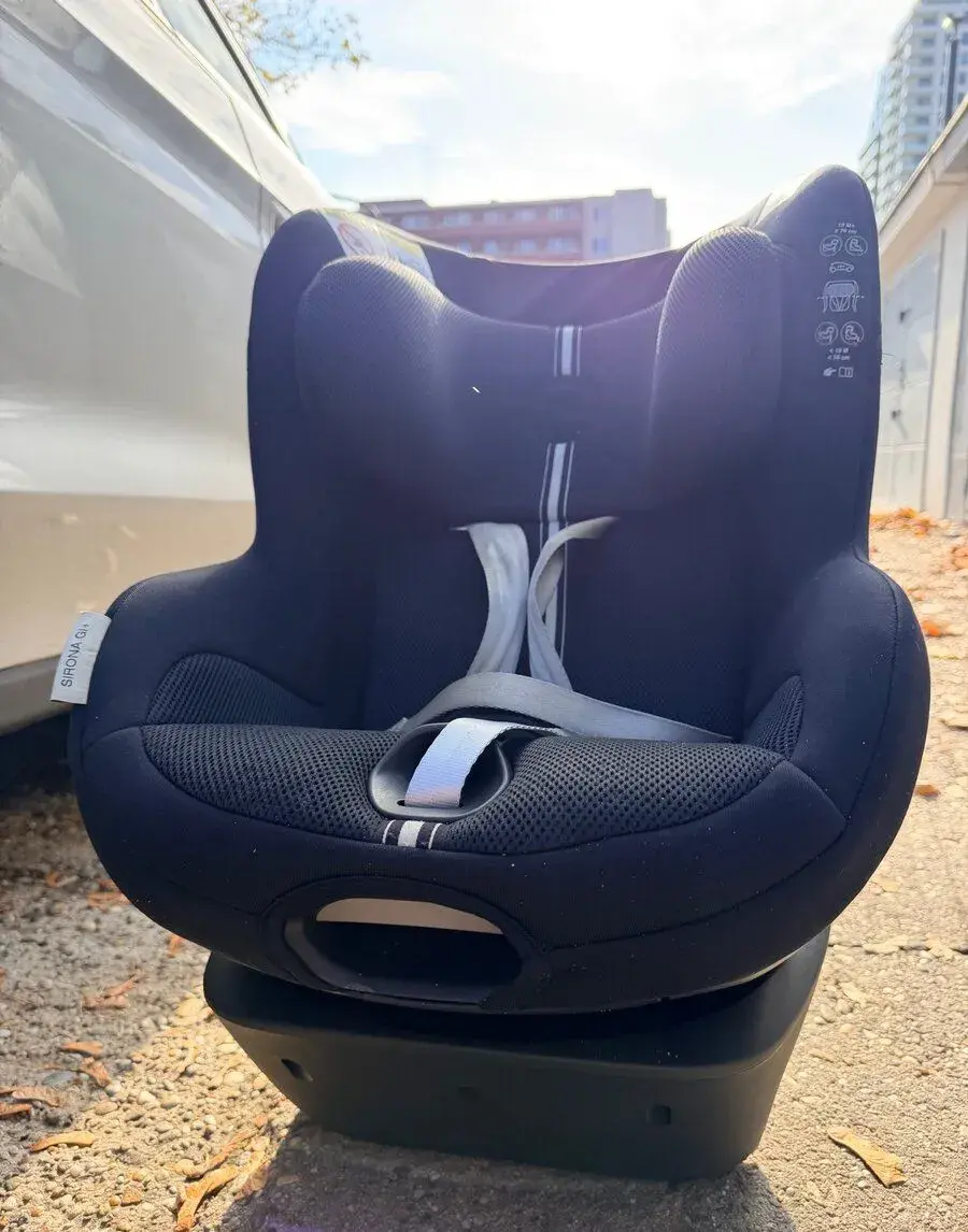 Cybex Sirona Gi i-Size Plus – otočná autosedačka, čierna