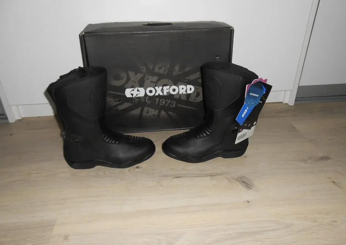 Nove damske kozene moto cizmy znacky OXFORD TRACKER o
