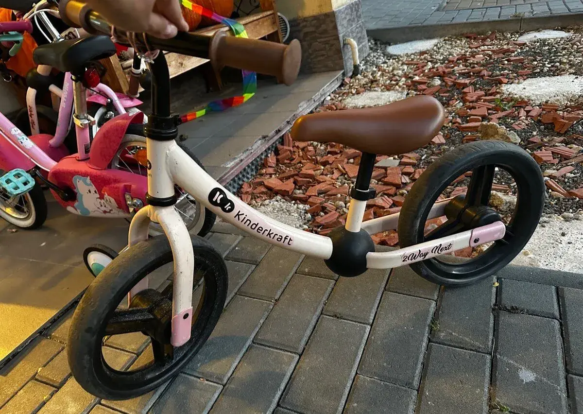 Detský bicykel Decathlon a odrážadlo Kinderkraft