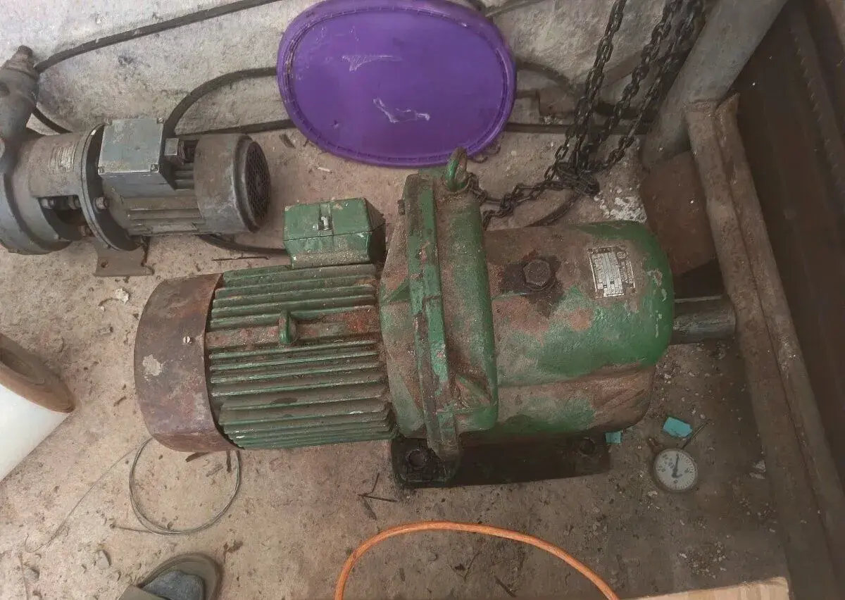 Elektromotor s prevodovkou