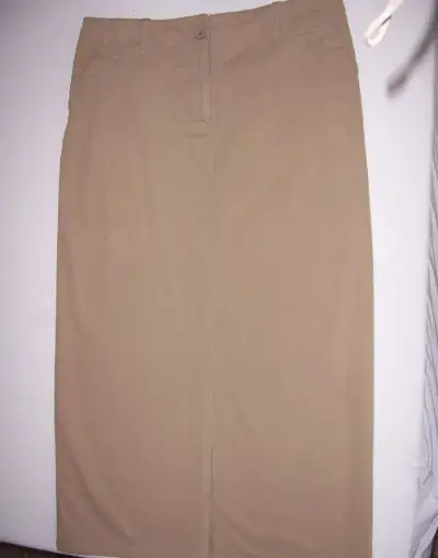 Hnedá sukňa M/40