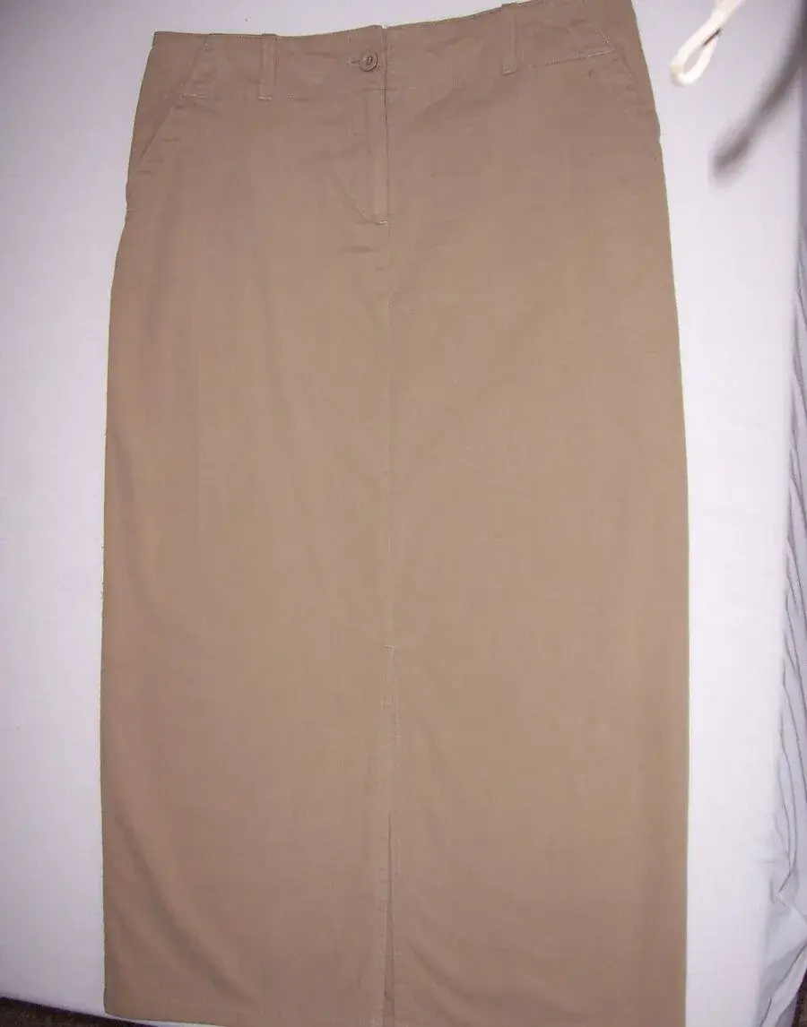 Hnedá sukňa M/40