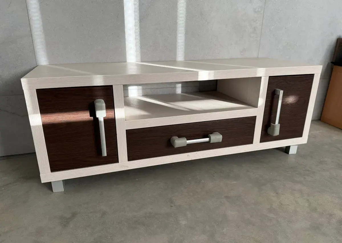 Skrinka pod TV, šírka 125cm