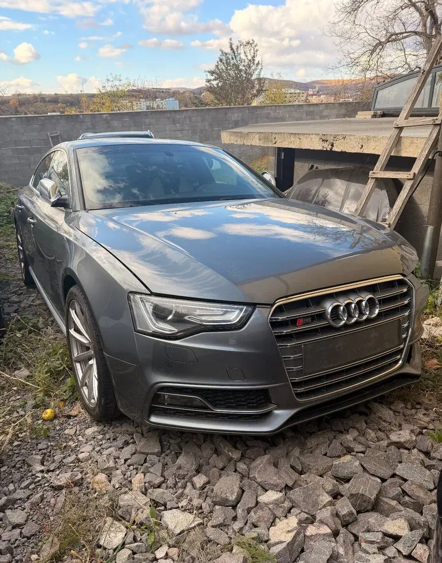 Audi S5 – 2012, 220 000 km