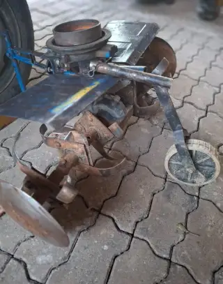 Rotovator, oborávací pluh a kolesá