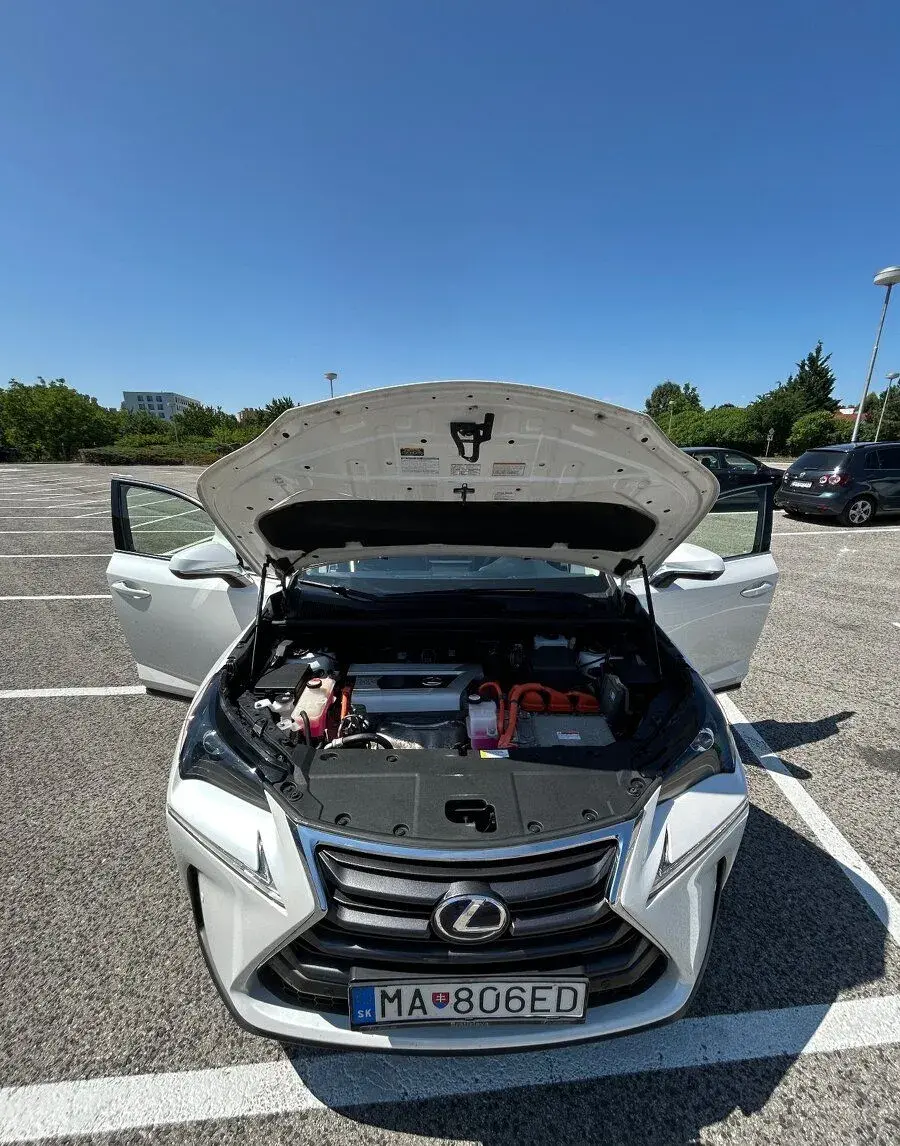 Lexus NX200h – 2016