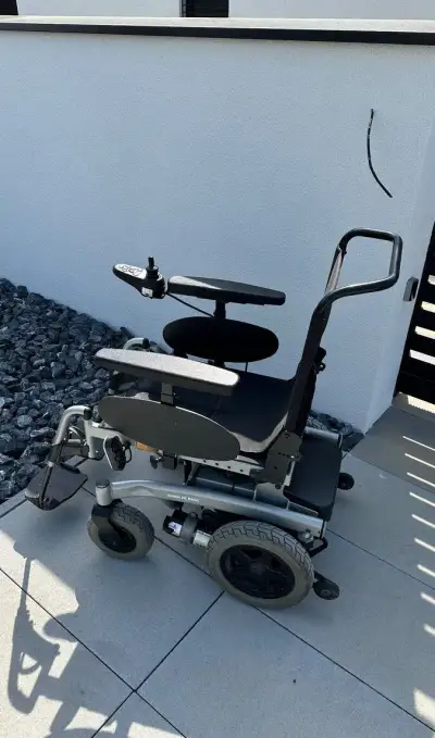 Meyra Ichair MC Basic elektricky Invalidny Vozik.