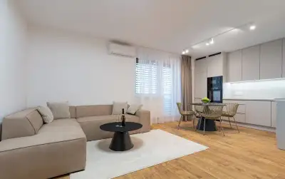 PRENÁJOM v novost. 3 IZB. BYT pri JAZERE 90m2, PARK. MIESTO