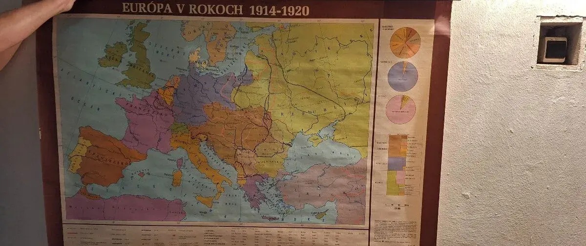 Staré školské nástenné mapy