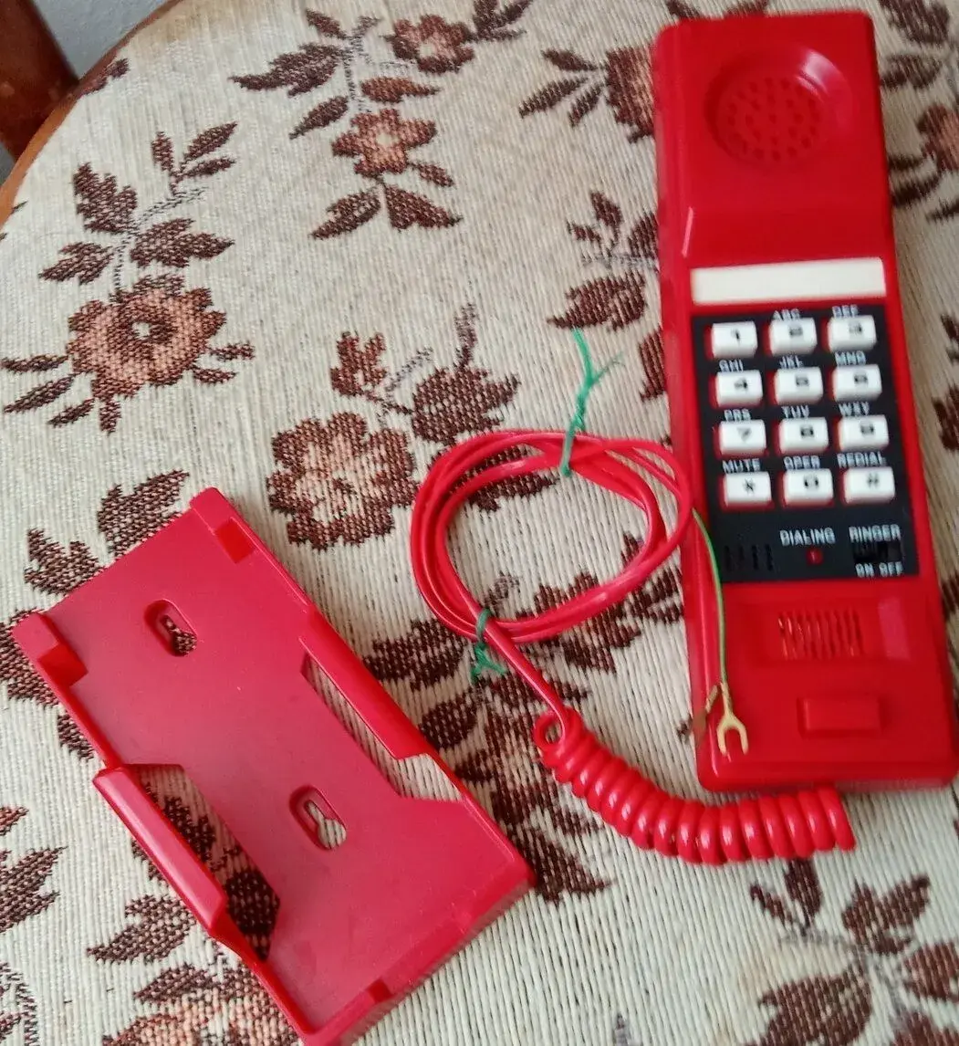 Pevné linky, klasické telefóny a router