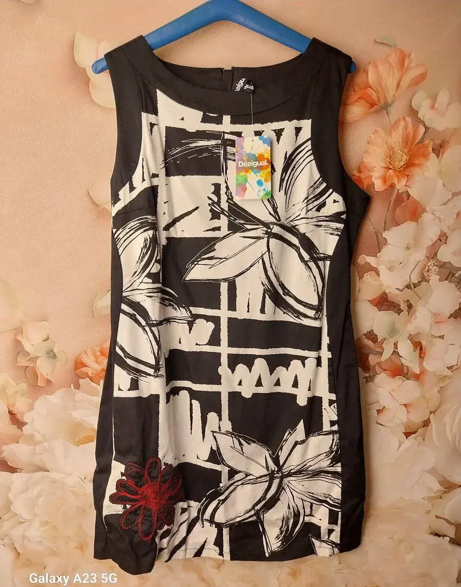 Šaty desigual Nove 42