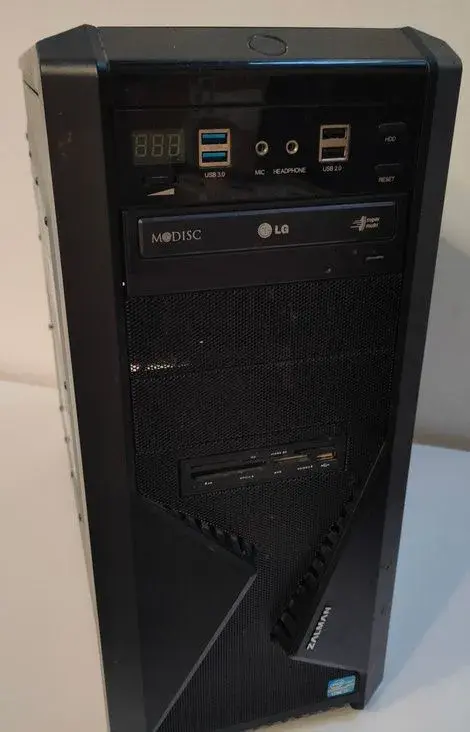 Skrinka Zalmann Z9 U3
