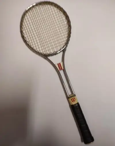 RETRO tenisová raketa